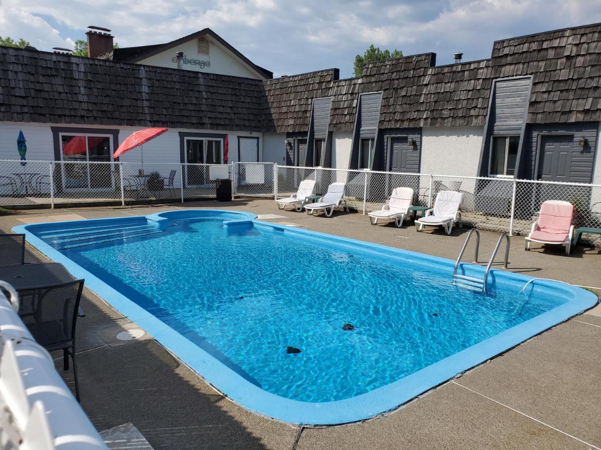 Auberge Champetre Sainte-Adèle Buitenkant foto